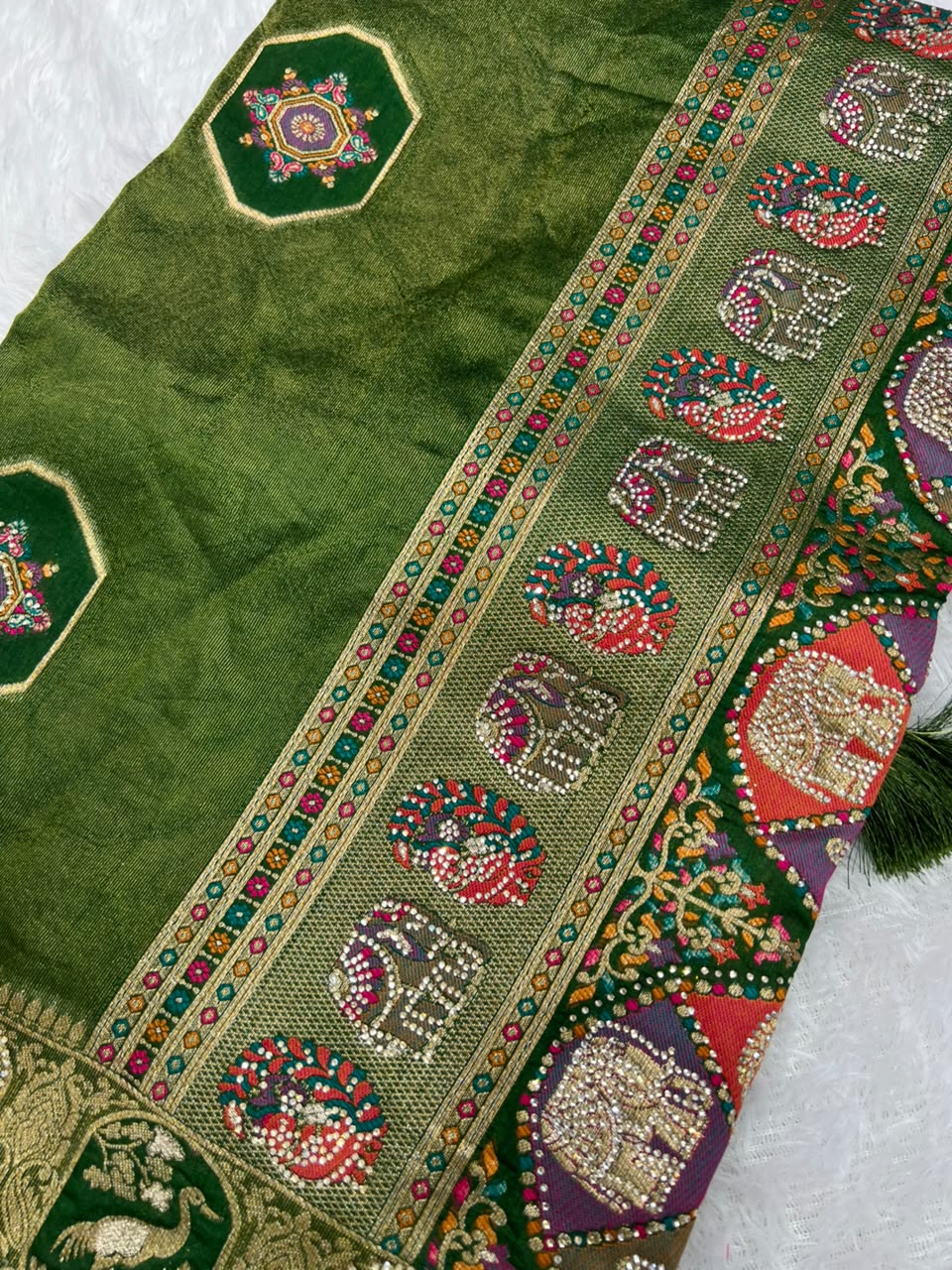 Anula Nexus Heritage Zarkhan Bottle Green Viscose Satin Saree With Heavy Embroidered Stitched Blouse & Unstitched Blouse Piece-9