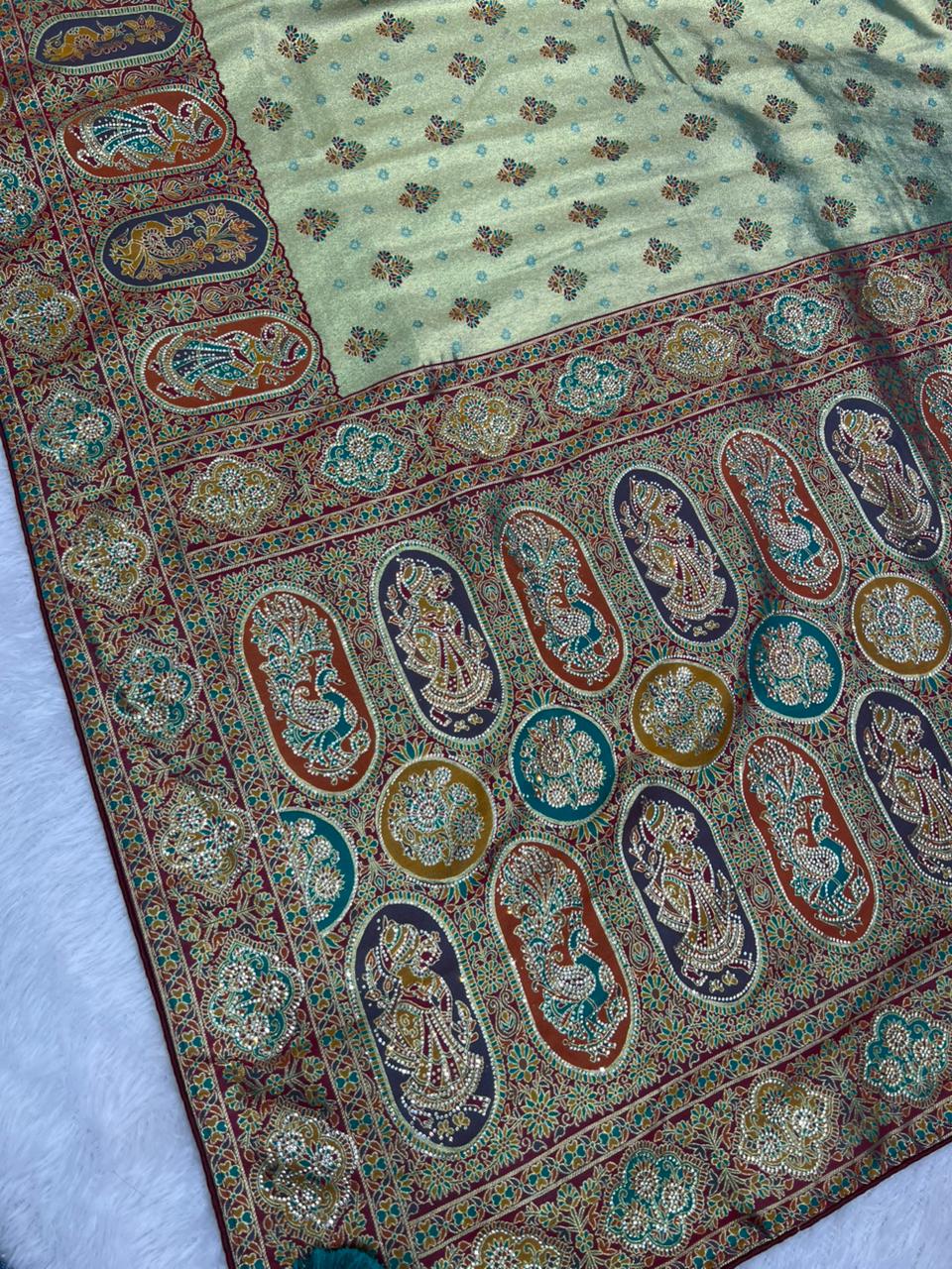 Anula_Nexus_Mint_Gold_Position_Tissue_Saree_With_Royal_Heritage_Motifs_Designer_Border_Tassel_Pallu_Unstitched_Blouse-6