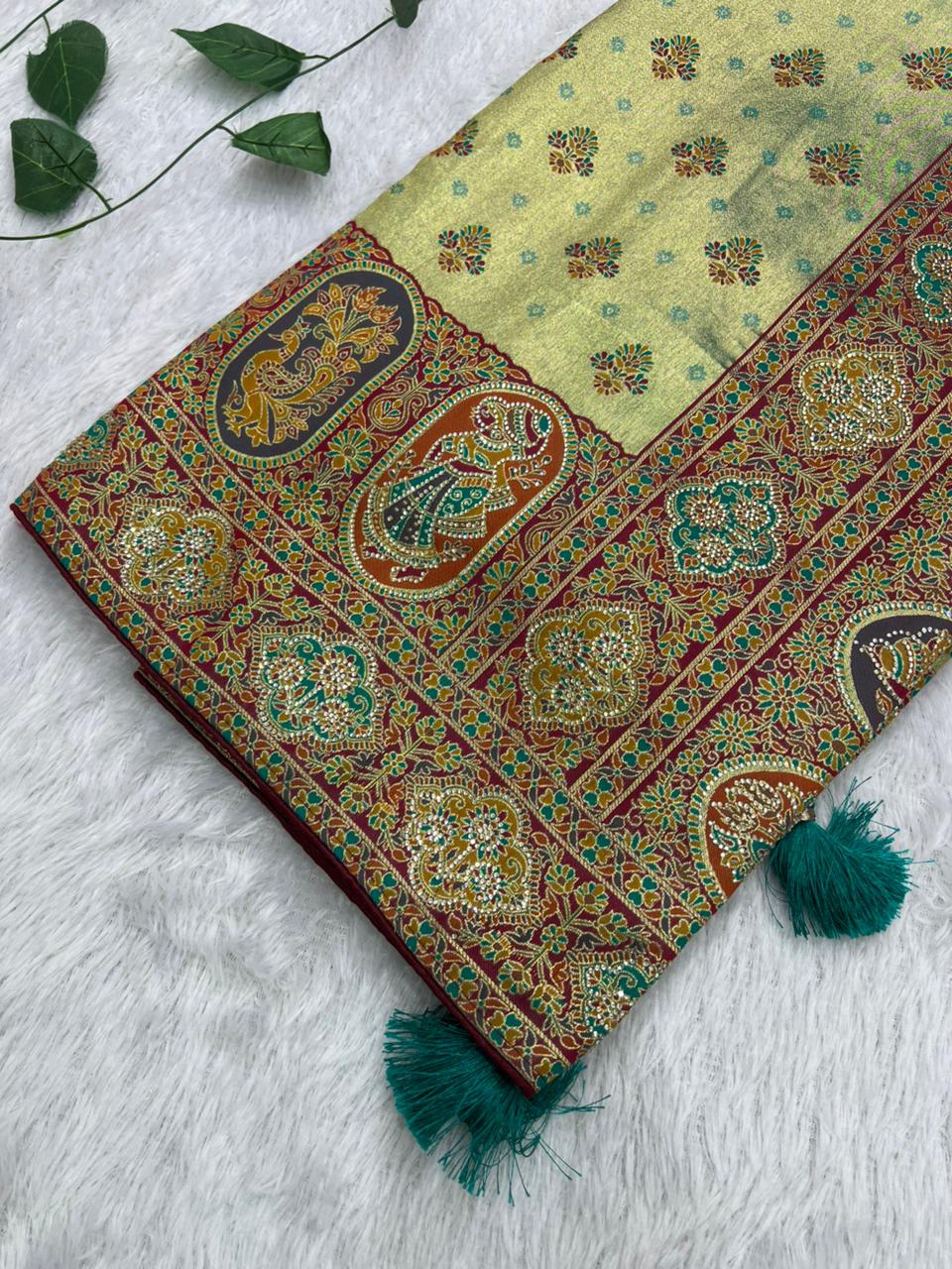 Anula_Nexus_Mint_Gold_Position_Tissue_Saree_With_Royal_Heritage_Motifs_Designer_Border_Tassel_Pallu_Unstitched_Blouse-9