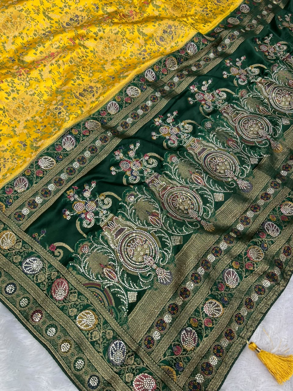 Anula Nexus Mustard Yellow Satin Saree With Floral Weaving, Pearl Work Designer Border, Bottle Green Pallu & Unstitched Blouse Piece-6