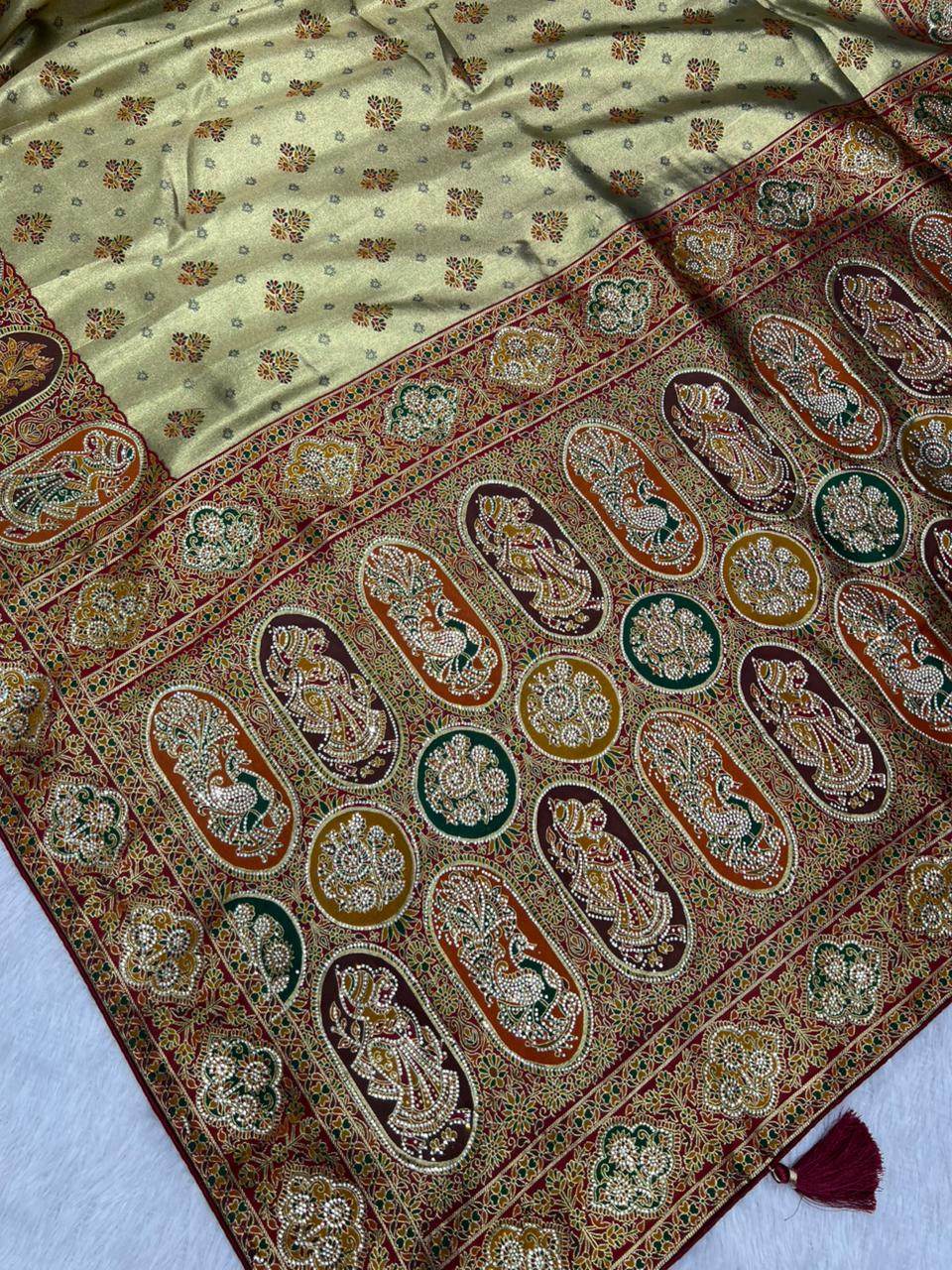 Anula Nexus Olive Gold Position Tissue Saree With Royal Heritage Motifs, Designer Border, Tassel Pallu & Unstitched Blouse-8
