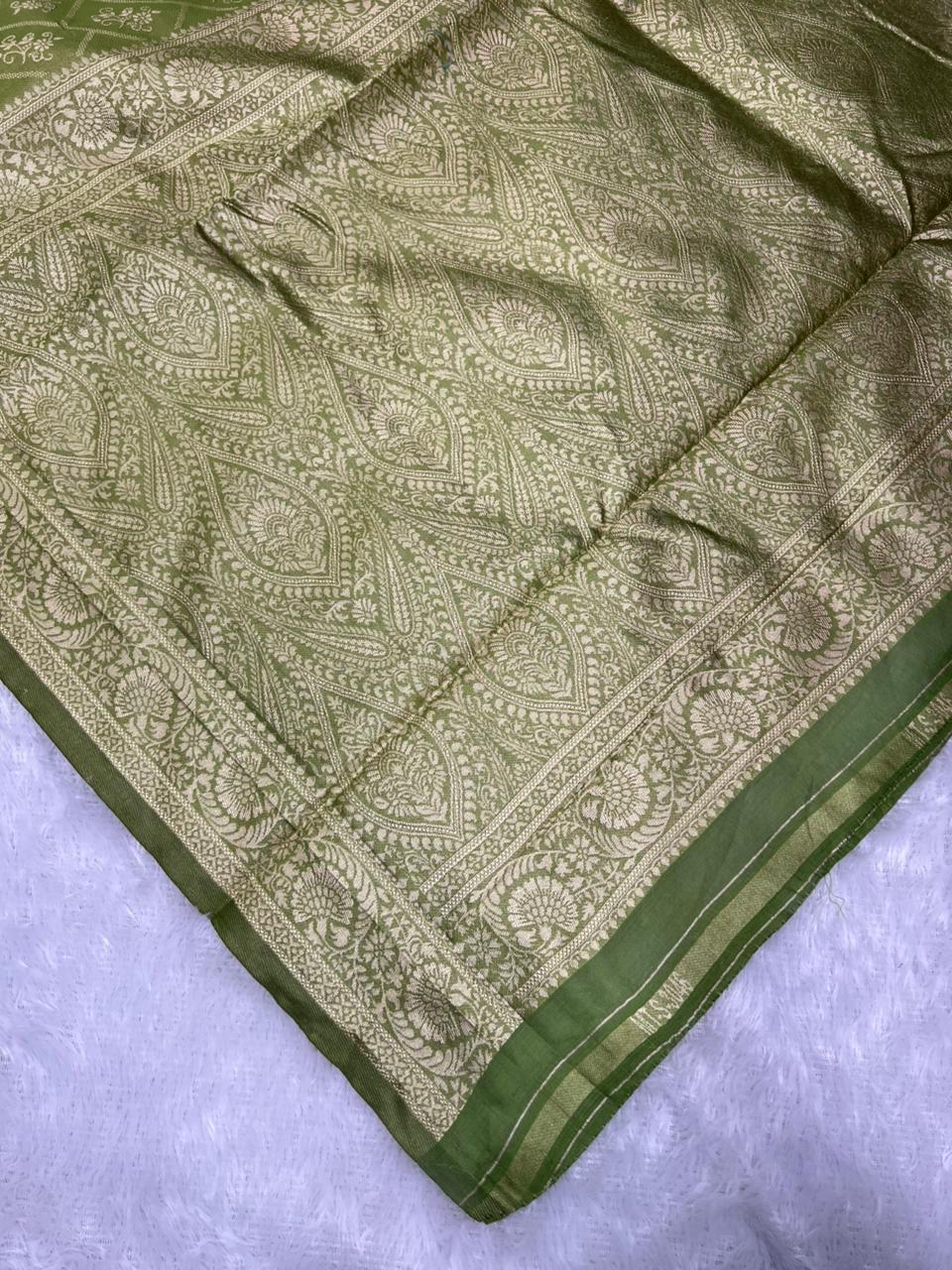 Anula Nexus Olive Green Cotton Saree With Floral Butta Weaving, Rich Zari Pallu & Matching Unstitched Blouse Piece-6