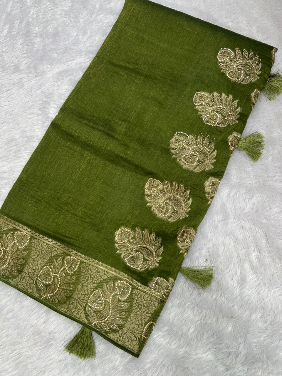 Anula Nexus Olive Green Premium Linen Saree With Heavy Handwork, Designer Woven Border & Tassel Detailing, Matching Unstitched Blouse Piece Included-2