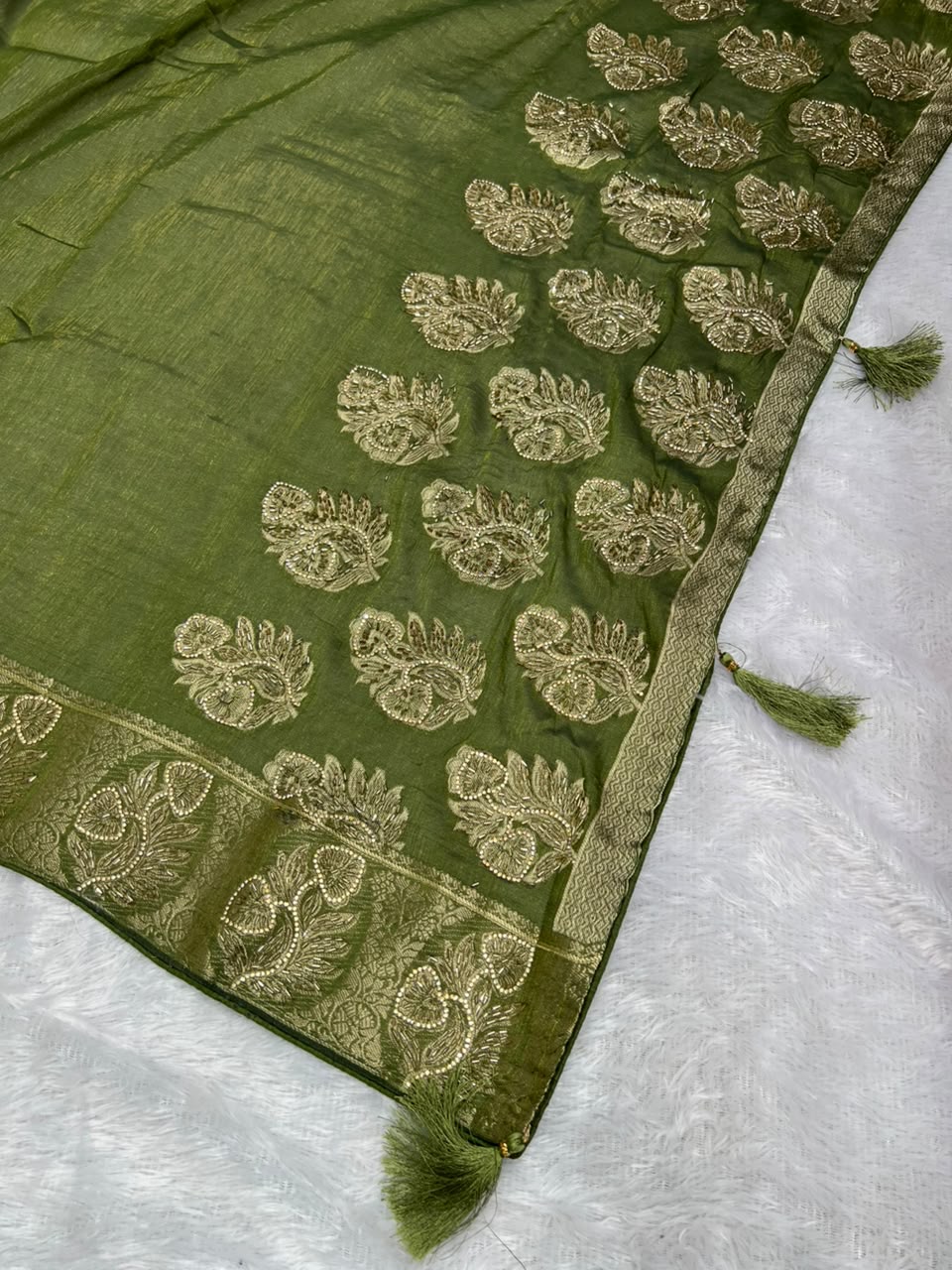 Anula Nexus Olive Green Premium Linen Saree With Heavy Handwork, Designer Woven Border & Tassel Detailing, Matching Unstitched Blouse Piece Included-6
