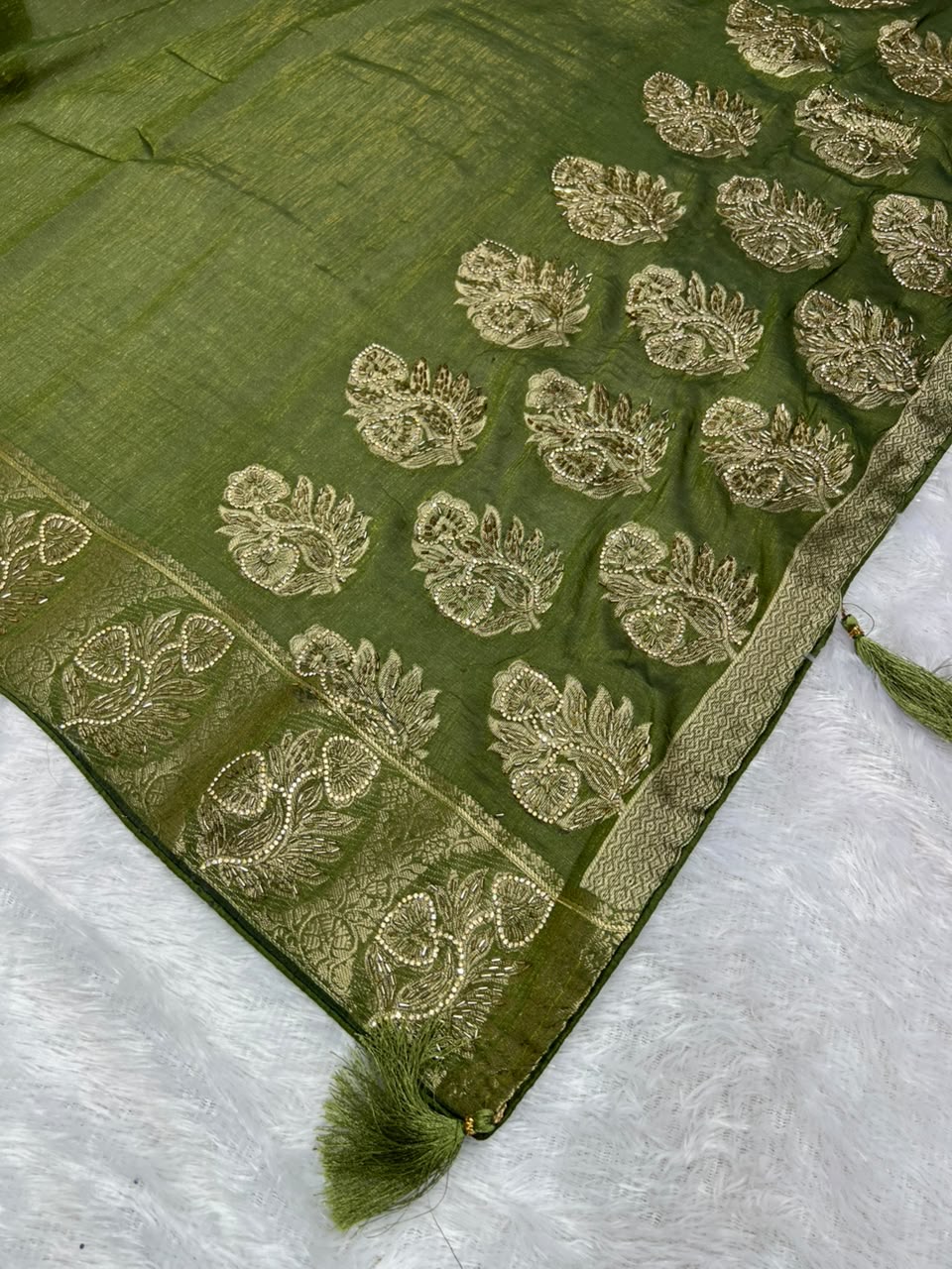 Anula Nexus Olive Green Premium Linen Saree With Heavy Handwork, Designer Woven Border & Tassel Detailing, Matching Unstitched Blouse Piece Included-8