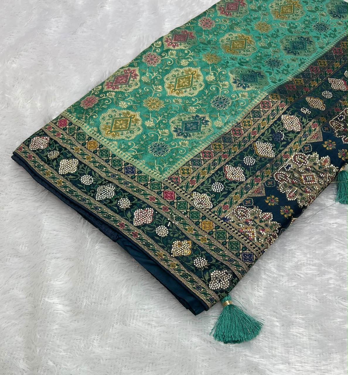 Anula Nexus Premium Kashmiri Satin Saree for Women | Peacock Blue & Sea Green Rich Woven Designer Saree With Heavy Pallu & Unstitched Blouse Piece-5
