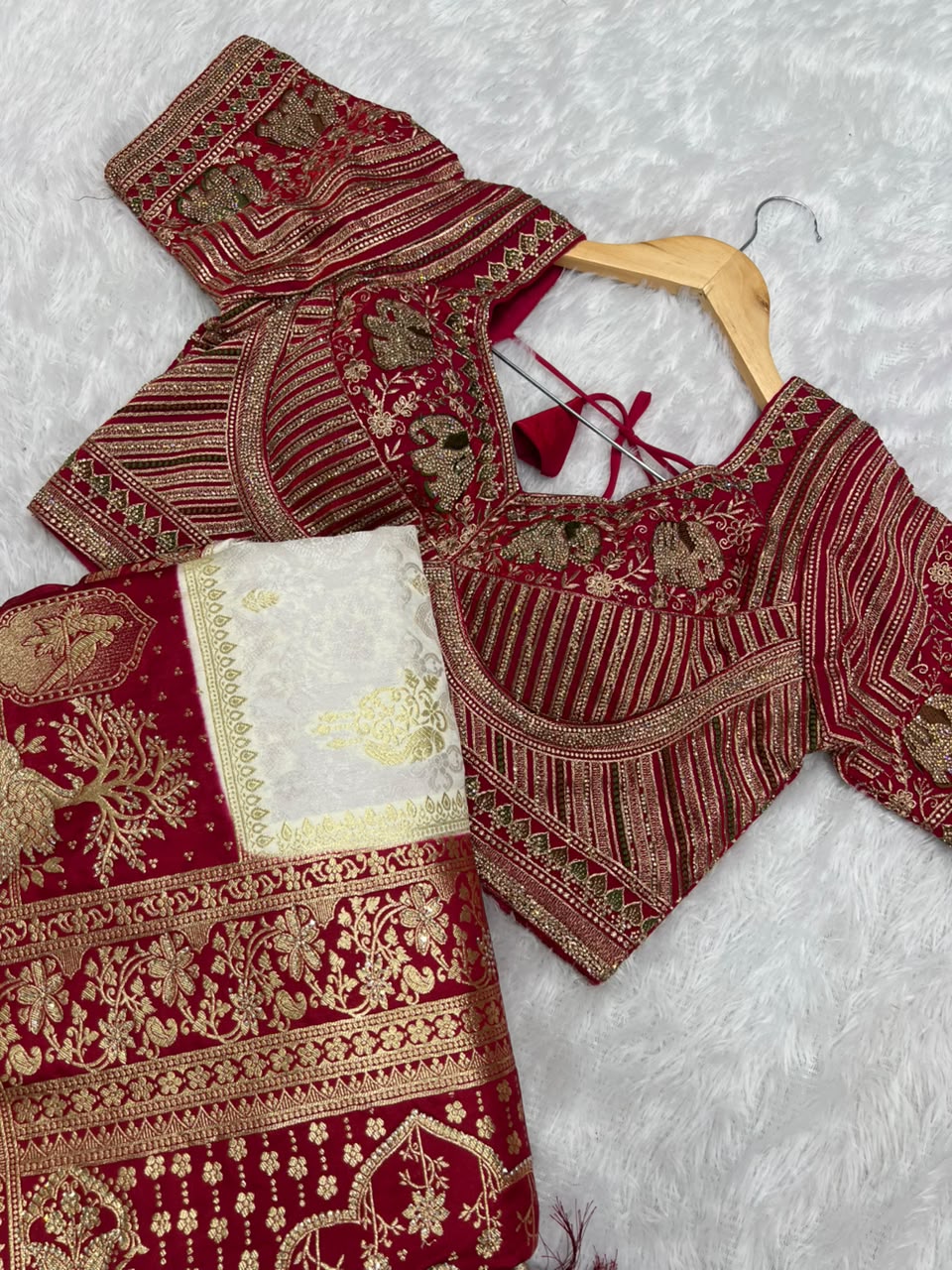 Anula Nexus Red White Zarkhan Woven Viscose Satin Saree With Stitched Designer Blouse and Unstitched Blouse Piece-3