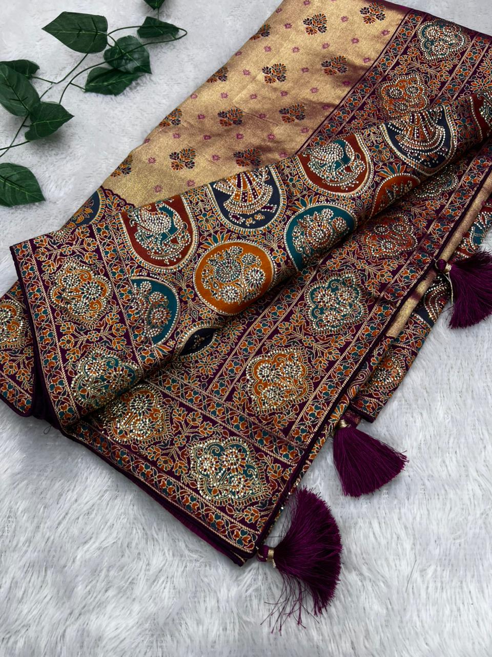 Anula_Nexus_Royal_Wine_Gold_Position_Tissue_Saree_With_Heritage_Motifs_Designer_Woven_Border_Tassel_Pallu_Unstitched_Blouse_Piece-6