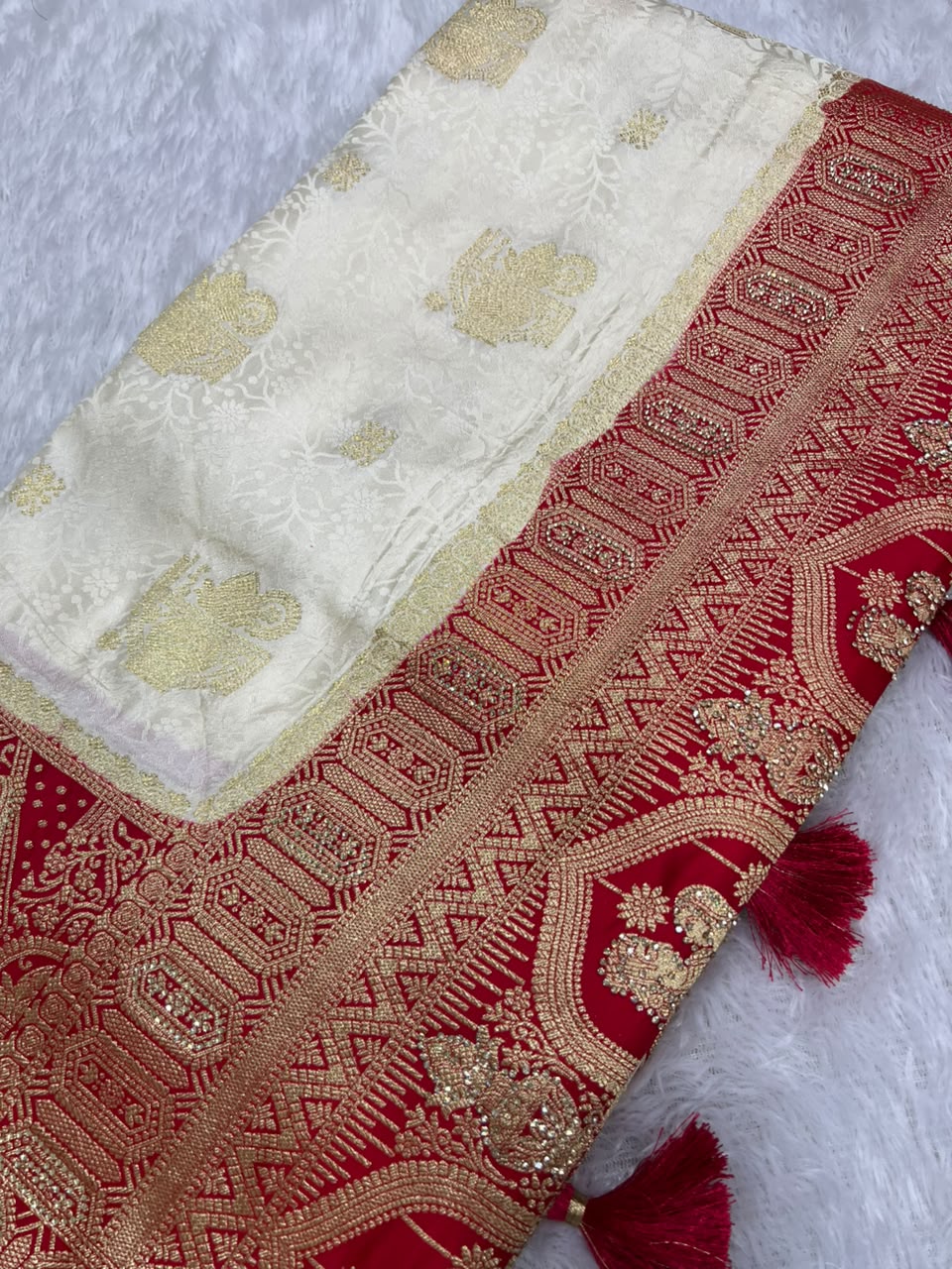 Anula Nexus Royal Zarkhan Viscose Satin Saree With Heavy Embroidered Stitched Blouse & Unstitched Blouse Piece (Ivory White & Ruby Red)-12