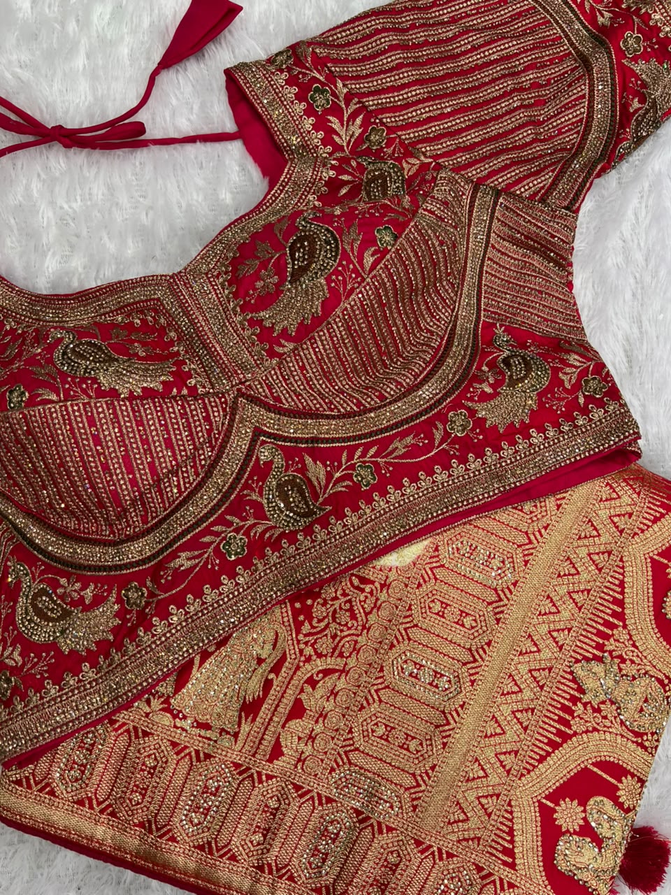 Anula Nexus Royal Zarkhan Viscose Satin Saree With Heavy Embroidered Stitched Blouse & Unstitched Blouse Piece (Ivory White & Ruby Red)-6