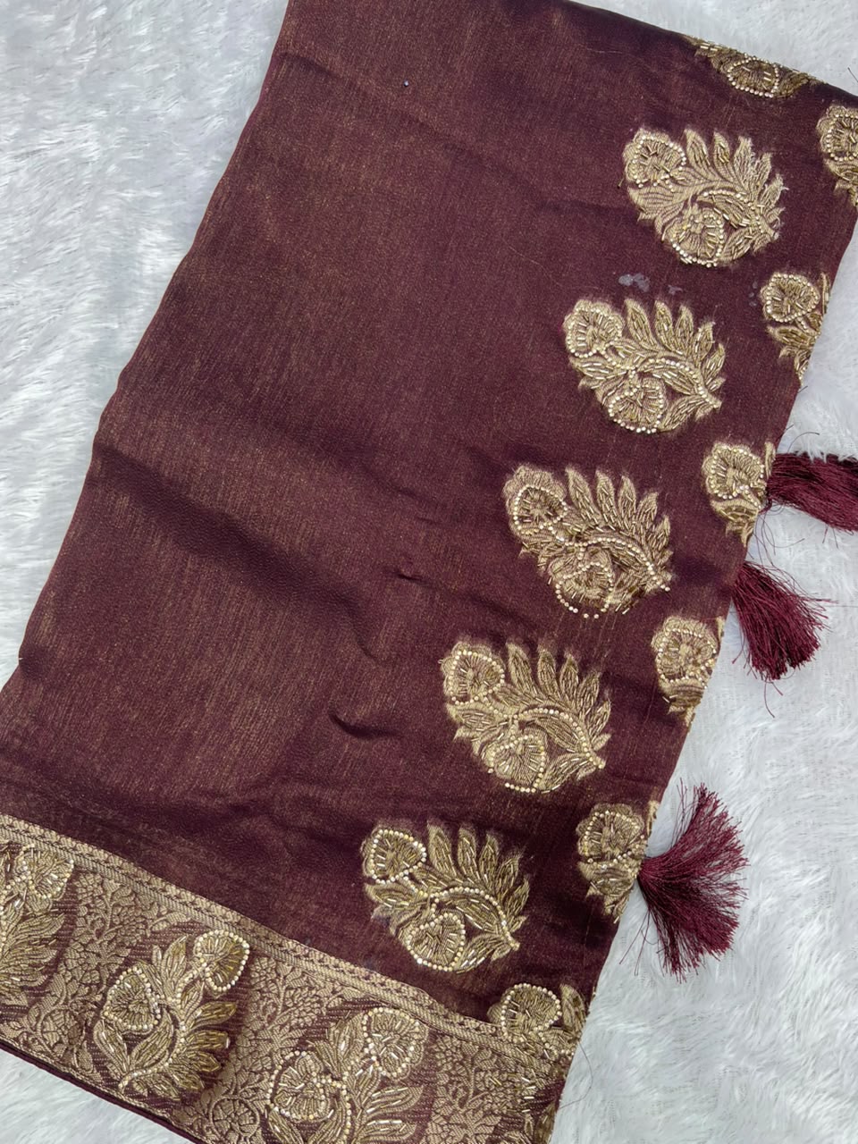 Anula Nexus Wine Purple Premium Linen Saree With Heavy Handwork, Designer Woven Border & Tassel Detailing Matching Unstitched Blouse Piece Included-4